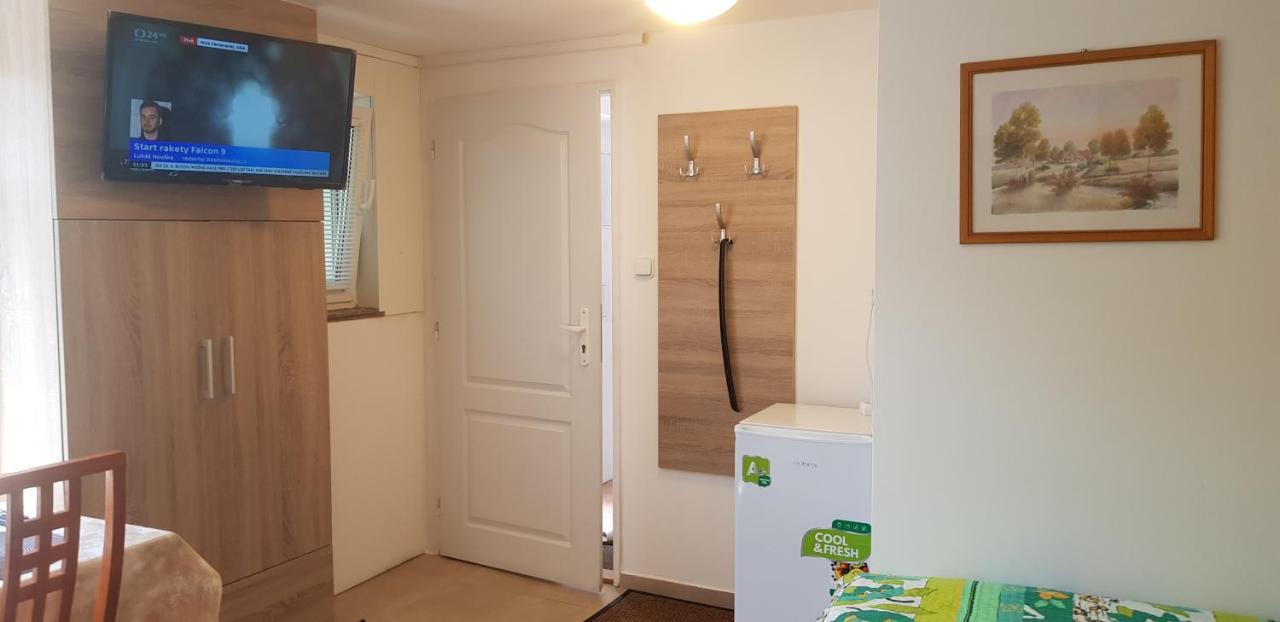شقة Veltrusy  في Apartman Koi المظهر الخارجي الصورة